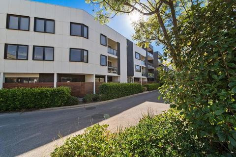 River Torrens Retreat - 2BR, Parking, Wi-Fi - Accommodation Redcliffe 3