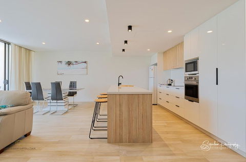 RIVERFRONT BREEZE @ The Cosmopolitan Unit10307 - Accommodation Redcliffe 0