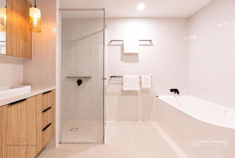 RIVERFRONT BREEZE @ The Cosmopolitan Unit10307 - Accommodation Redcliffe 3