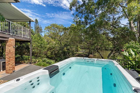 Riverfront Oasis In Elanora - Accommodation Redcliffe 0