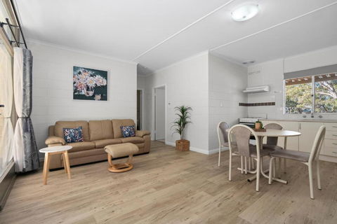 Riversands Rest Accommodation Paringa - Willow Cottage - Accommodation Redcliffe 2