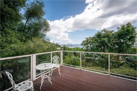 Riveting House With Incredible Water-view At SandyBay - Accommodation Redcliffe 1