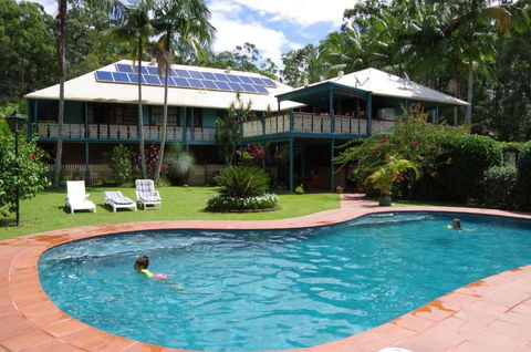 Riviera Bed & Breakfast - Accommodation Redcliffe 0
