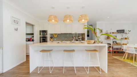 Riviera - Pool & Quick Walk To Centre - Accommodation Redcliffe 2