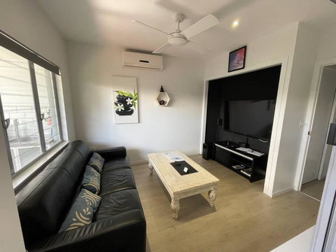 Relax At Trinity Beach Getaway, Blue Lagoon, Trinity Beach - Accommodation Redcliffe 2