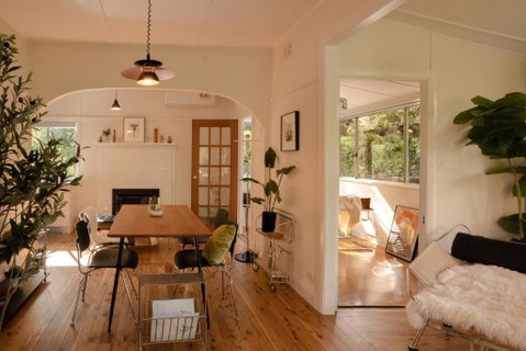 Romantic Garden Cottage With Home Cinema - Accommodation Redcliffe 1