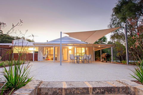 Salt Life - Accommodation Redcliffe 0