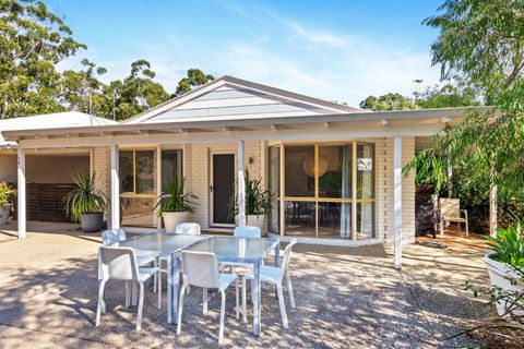 Salt Life - Accommodation Redcliffe 2