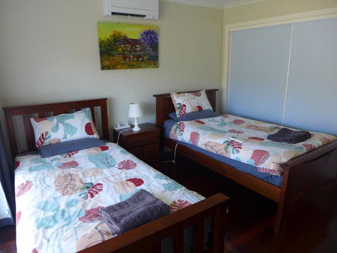 Rural Ambience With Netflix - Accommodation Redcliffe 1