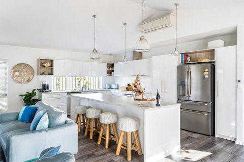 Ryze N Shine I Private Properties - Accommodation Redcliffe 3