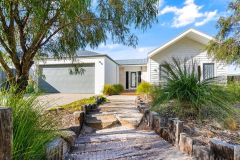 Ryze N Shine I Private Properties - Accommodation Redcliffe 0