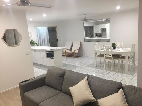 Robin Joy - Accommodation Redcliffe 2