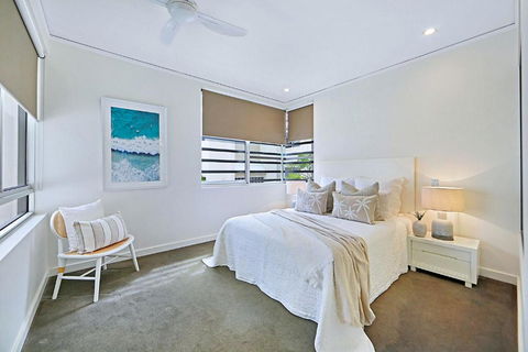 Rockpool No 4 Beachfront Unit - Accommodation Redcliffe 2