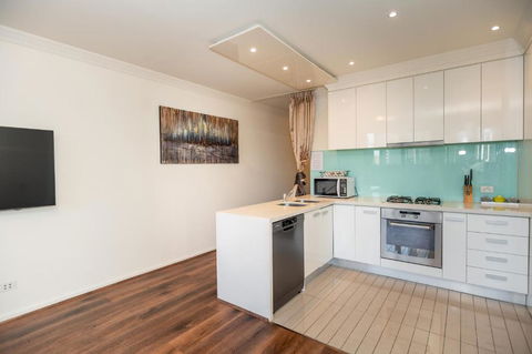 Rome Sky Villa - Accommodation Redcliffe 3