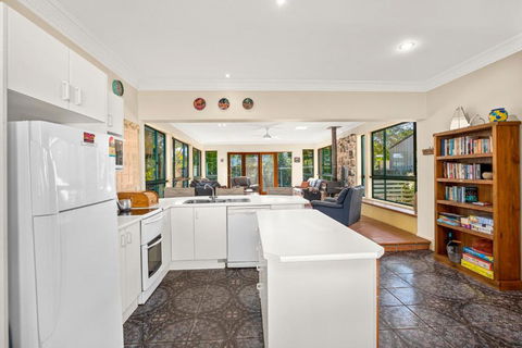 Ronnies Cottage - Accommodation Redcliffe 3