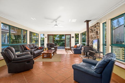 Ronnies Cottage - Accommodation Redcliffe 1