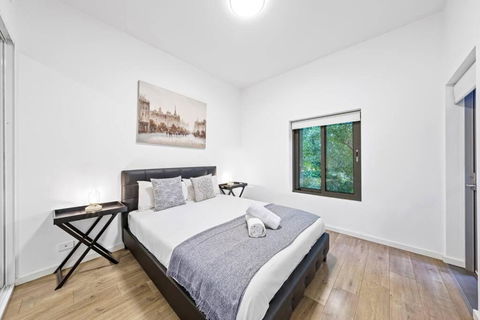 Rooftop 2 Bed Apt With Terrace At Newtown MHS - Accommodation Redcliffe 1