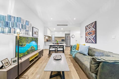 Rooftop 2 Bed Apt With Terrace At Newtown - Accommodation Redcliffe 0