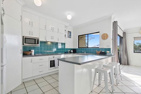 Rooftop Island Sunsets - Accommodation Redcliffe 1