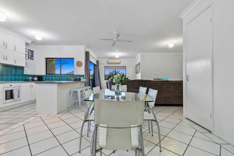 Rooftop Island Sunsets - Accommodation Redcliffe 3