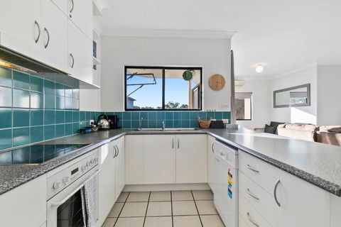Rooftop Island Sunsets - Accommodation Redcliffe 2