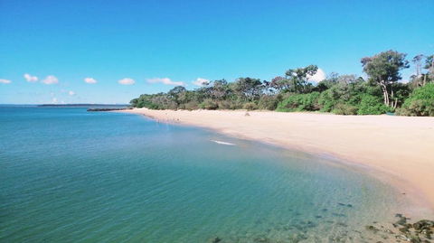 Rosalynda- Luxury Beachfront 3 BR Townhouse - Accommodation Redcliffe 2