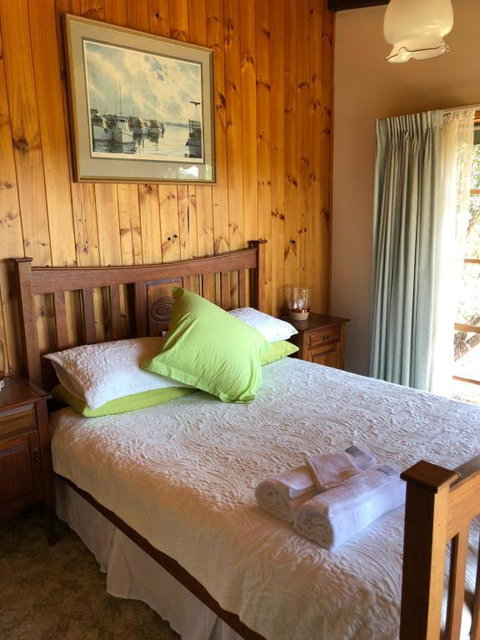 Rose Cottage - Accommodation Redcliffe 0