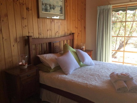 Rose Cottage - Accommodation Redcliffe 2