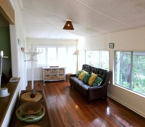 Rosemaree, 24 East Street - Accommodation Redcliffe 1