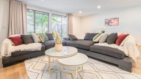 Rousehill 4Br House Close To Train&Shopping&Parks - Accommodation Redcliffe 2