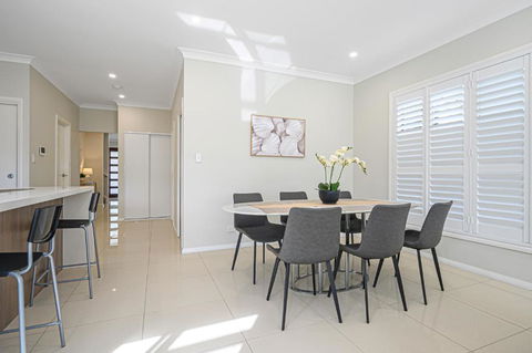 Rousehill Sweet Spacious 4BR Quiet House - Accommodation Redcliffe 1