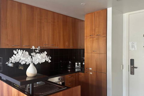 Royal Garden Residence - Accommodation Redcliffe 2