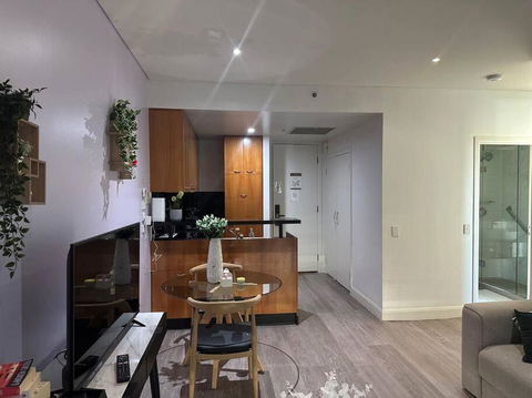 Royal Garden Residence - Accommodation Redcliffe 3
