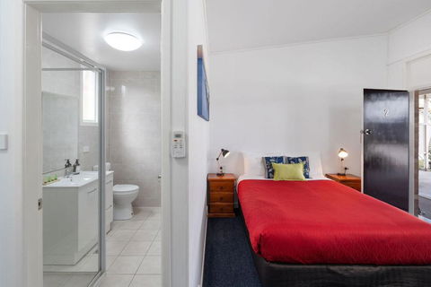 Royal Motel Tenterfield - Accommodation Redcliffe 1