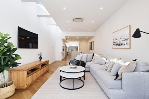 Royal Redfern I90 - Accommodation Redcliffe 0