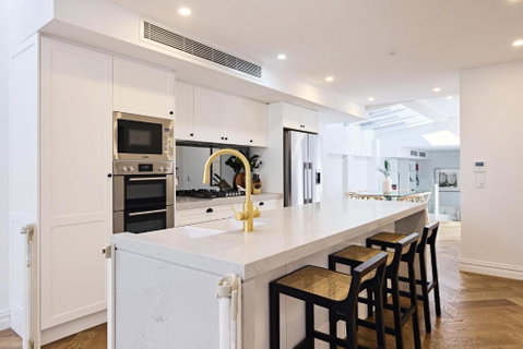 Royal Redfern I90 - Accommodation Redcliffe 2