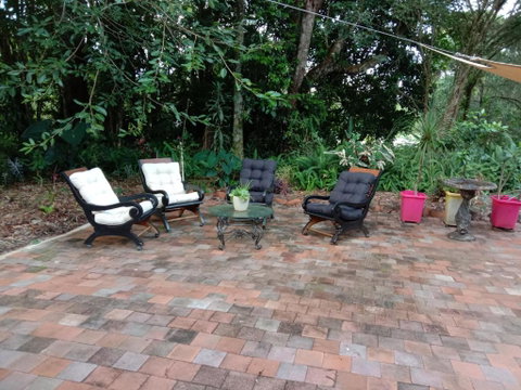 Rustic Retreat - Accommodation Redcliffe 1