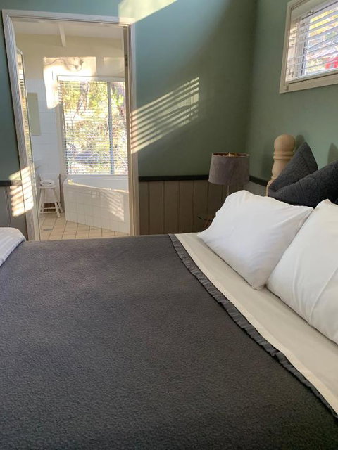 Rustic Spirit - Accommodation Redcliffe 2