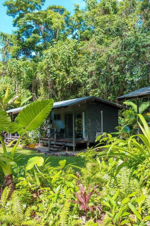 Safari Lodge - Accommodation Redcliffe 0