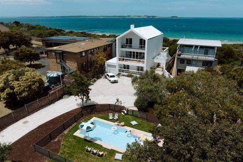 Sagres Queenscliff - Luxury House By The Beach - Accommodation Redcliffe 1