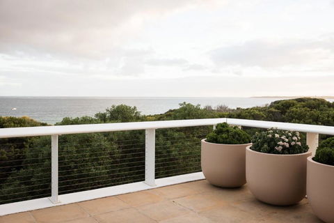 Sagres Queenscliff - Luxury House By The Beach - Accommodation Redcliffe 3