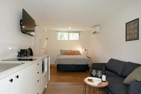 Sahara Trails Studio WiFi Air Conditioning Horse Riding And Much More - Accommodation Redcliffe 2