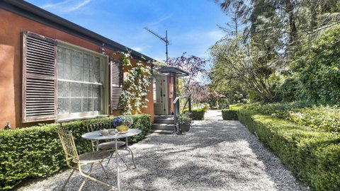 Saint Eloi Le Jardin - Accommodation Redcliffe 2