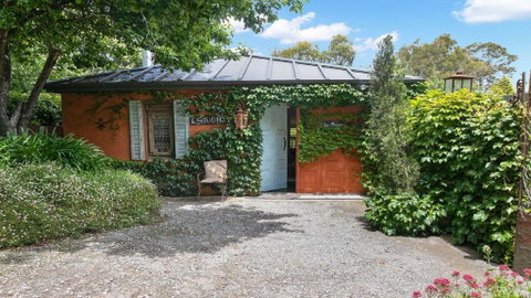Saint Eloi Le Studio - Accommodation Redcliffe 2