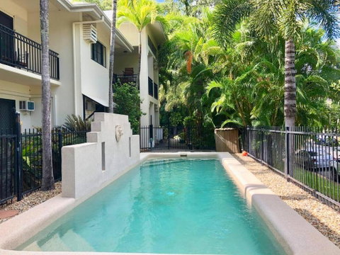 Salt & Sand - Tropical Oasis Footsteps To Beach - Accommodation Redcliffe 0