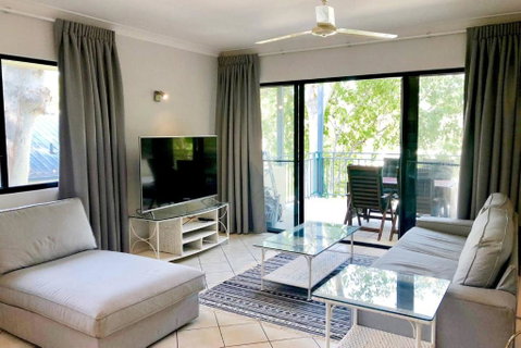 Salt & Sand - Tropical Oasis Footsteps To Beach - Accommodation Redcliffe 1