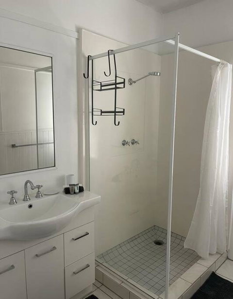 Salt Apartment - Accommodation Redcliffe 2