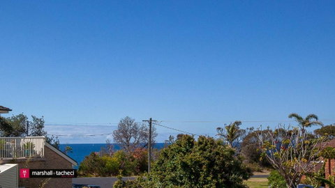 Salt Water Villa Bermagui Four Bedroom Central Location With Wifi - Accommodation Redcliffe 1