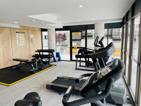 SALTWATER CALM@ The Cosmopolitan Unit 10508 - Accommodation Redcliffe 3