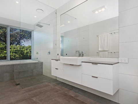 Saltwater Lodge - Accommodation Redcliffe 3